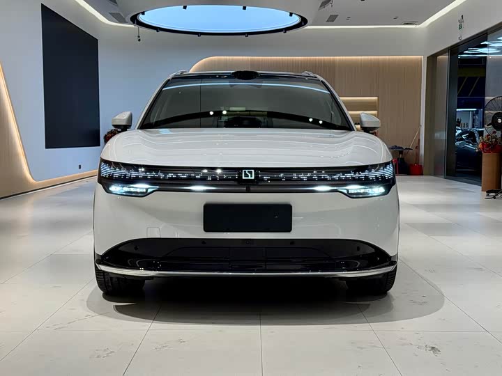 Фото 2 - Zeekr 7X