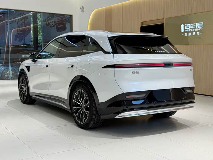 Фото 6 - Zeekr 7X