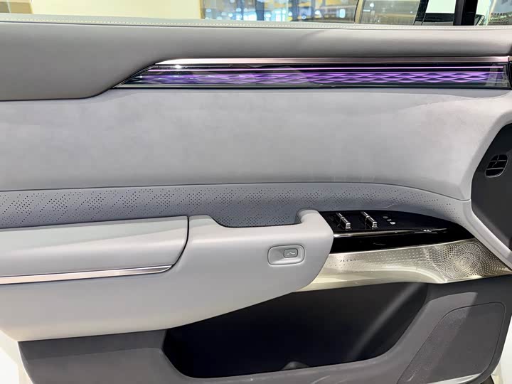 Фото 8 - Zeekr 7X