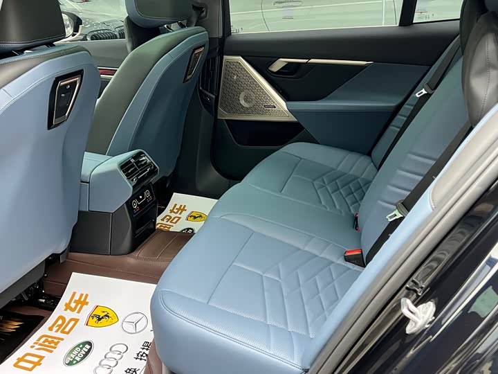 Фото 5 - BMW 5 Series