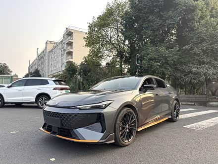 Фото 1 - Changan UNI-V