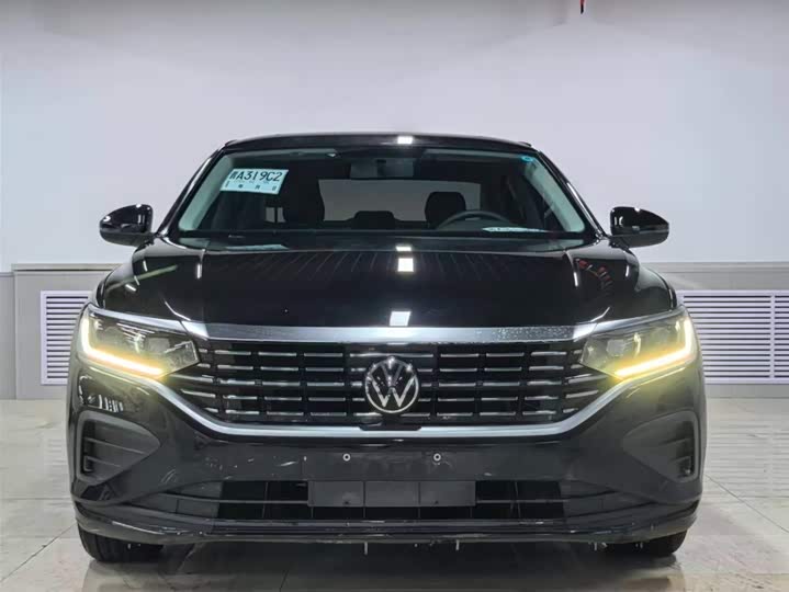 Фото 2 - Volkswagen Passat