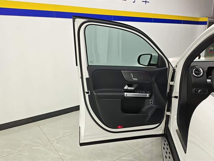 Фото 7 - Mercedes-Benz GLB-Class