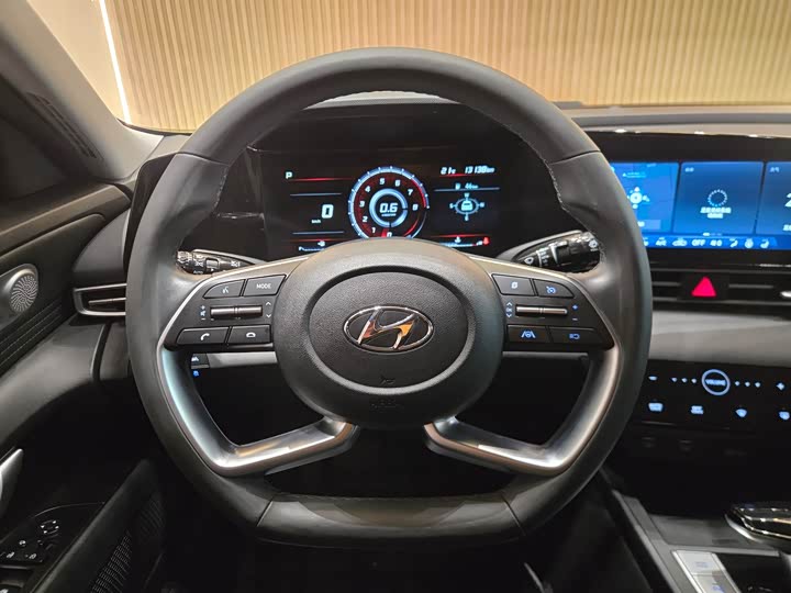 Фото 8 - Hyundai Elantra N line