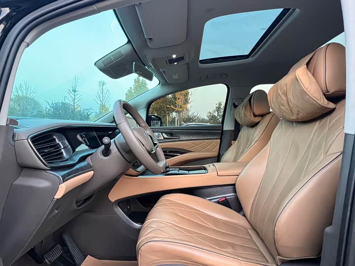 Фото 9 - Denza D9