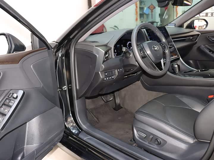 Фото 9 - Toyota Avalon