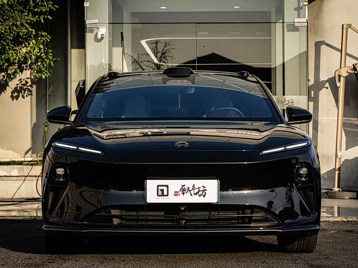 Фото 2 - Nio ET5T