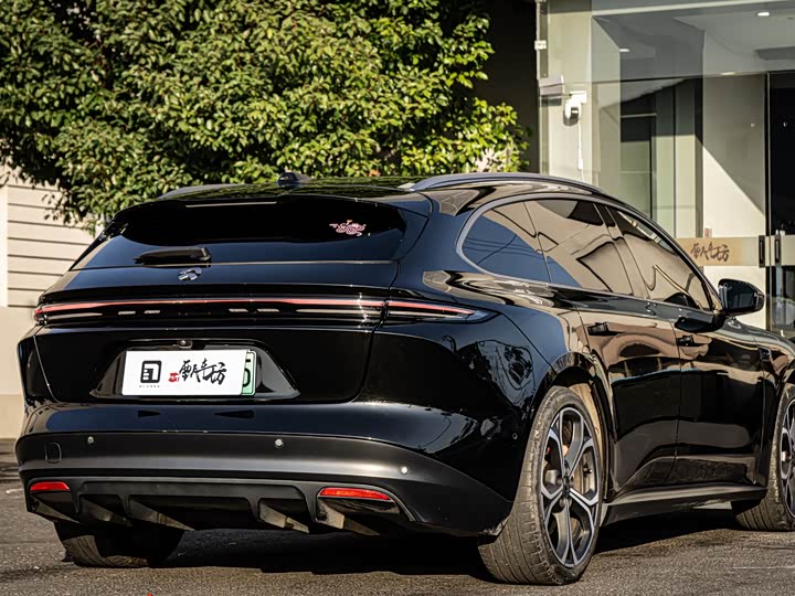 Фото 6 - Nio ET5T