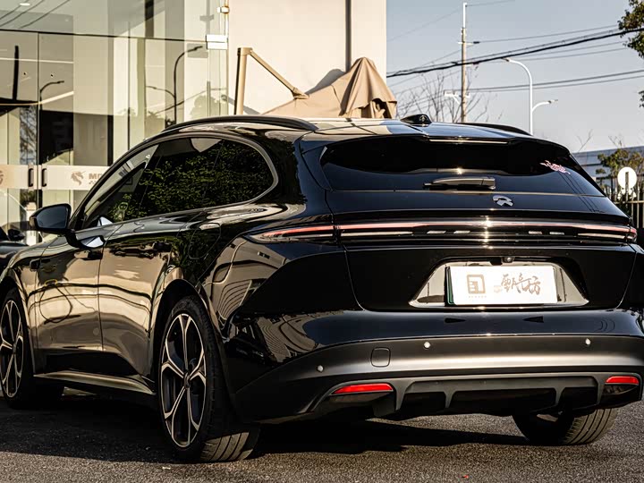 Фото 7 - Nio ET5T