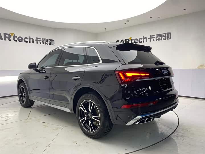 Фото 7 - Audi Q5L