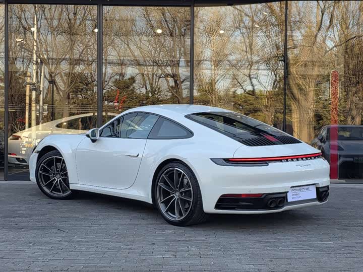 Фото 4 - Porsche 911