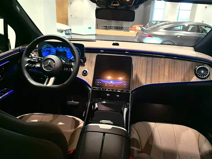 Фото 7 - Mercedes-Benz EQE SUV