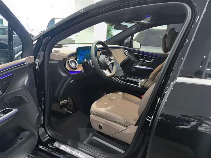 Фото 8 - Mercedes-Benz EQE SUV