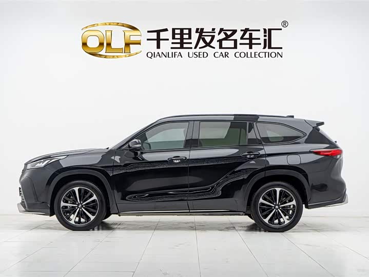 Фото 7 - Toyota Crown Kluger