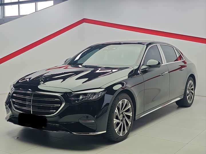 Фото 1 - Mercedes-Benz E-Class