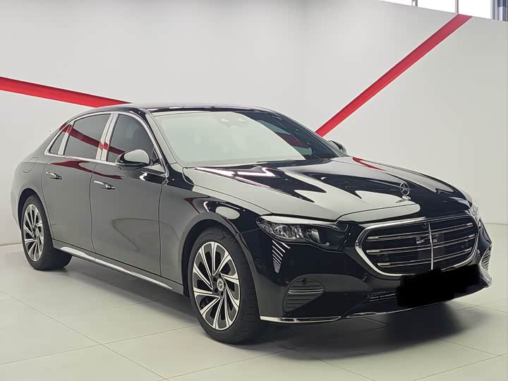 Фото 3 - Mercedes-Benz E-Class