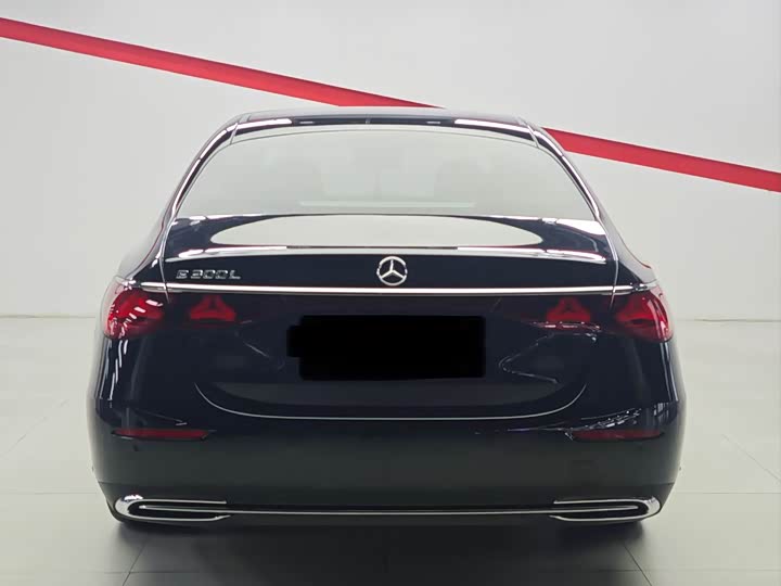 Фото 9 - Mercedes-Benz E-Class