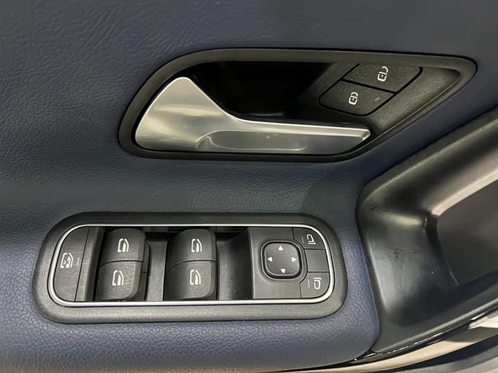 Фото 9 - Mercedes-Benz A-Class