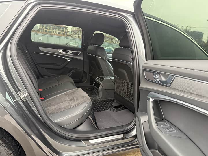 Фото 5 - Audi A6L