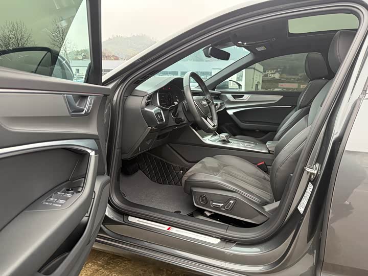 Фото 6 - Audi A6L