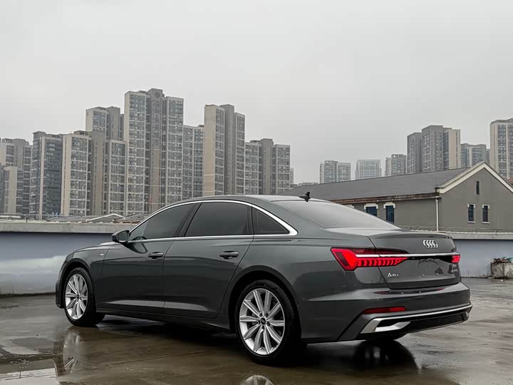 Фото 9 - Audi A6L