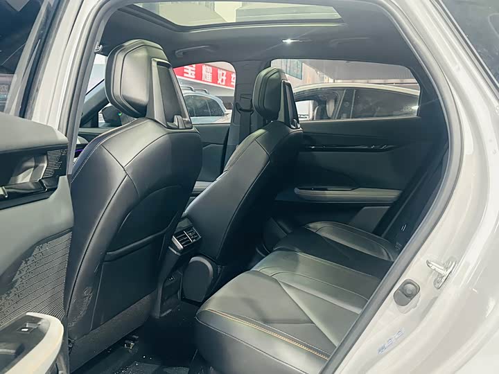 Фото 6 - Changan UNI-V