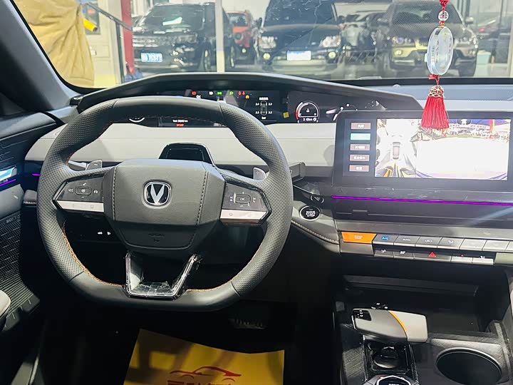 Фото 7 - Changan UNI-V