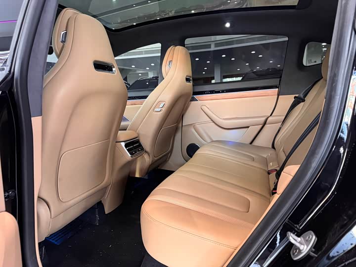 Фото 9 - Luxeed R7