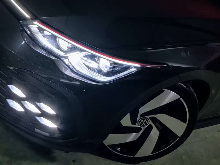 Фото 6 - Volkswagen Golf GTI