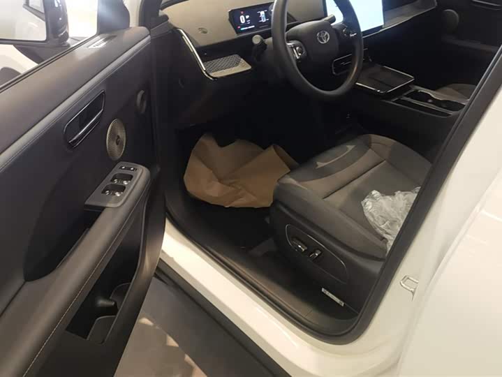 Фото 9 - Toyota bZ3X