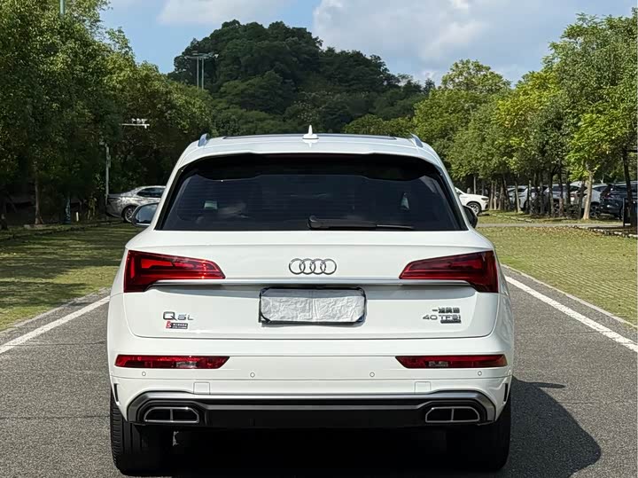 Фото 8 - Audi Q5L