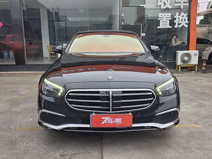 Фото 2 - Mercedes-Benz E-Class