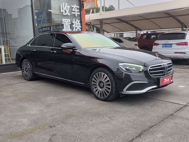 Фото 3 - Mercedes-Benz E-Class