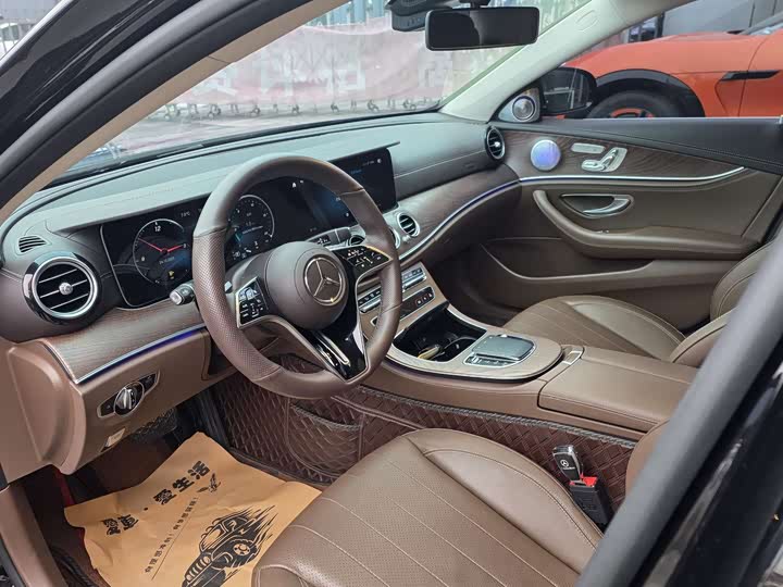 Фото 6 - Mercedes-Benz E-Class