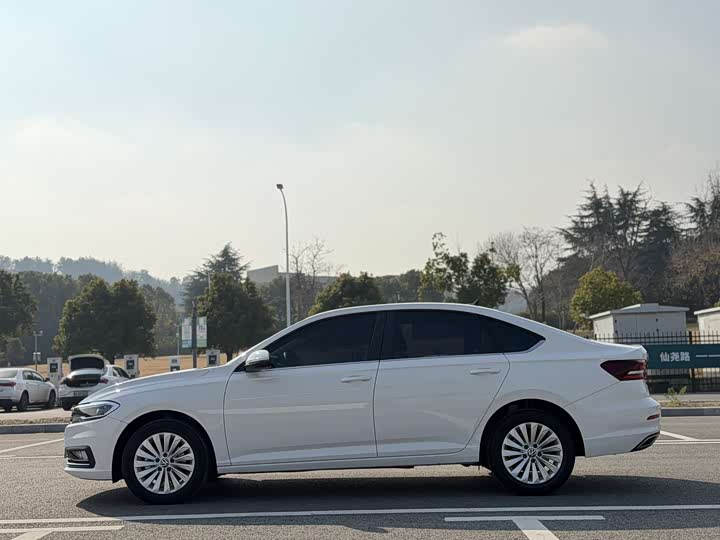 Фото 3 - Volkswagen Lavida