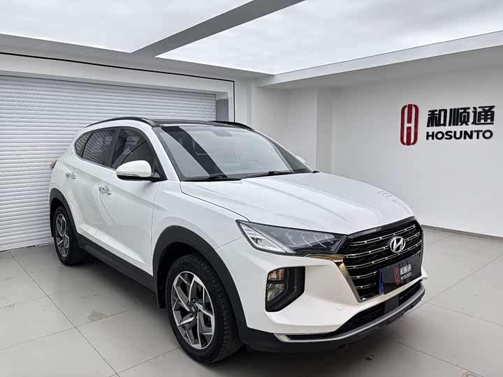 Фото 3 - Hyundai Tucson L