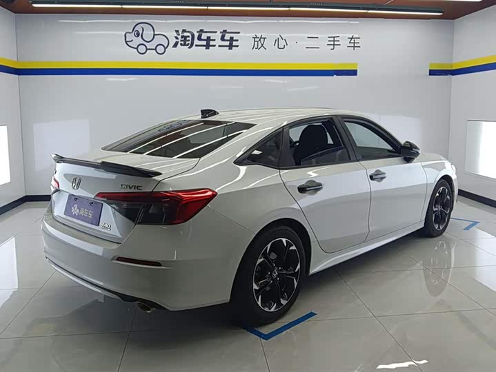 Фото 3 - Honda Civic