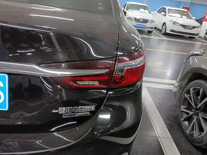 Фото 8 - Mazda Atenza