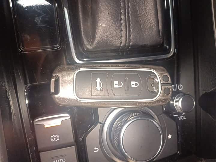 Фото 9 - Mazda Atenza