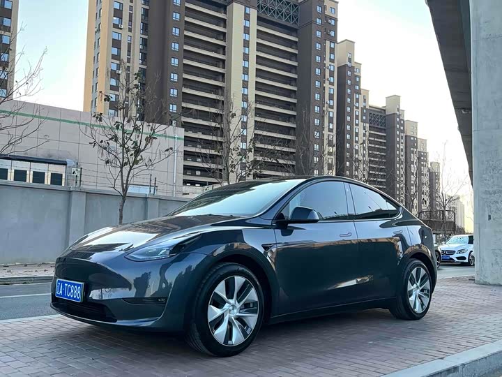 Фото 3 - Tesla Model Y