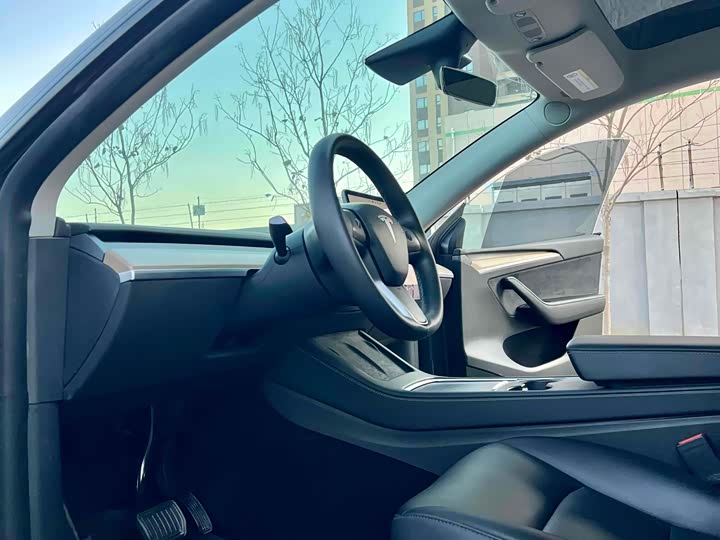 Фото 4 - Tesla Model Y