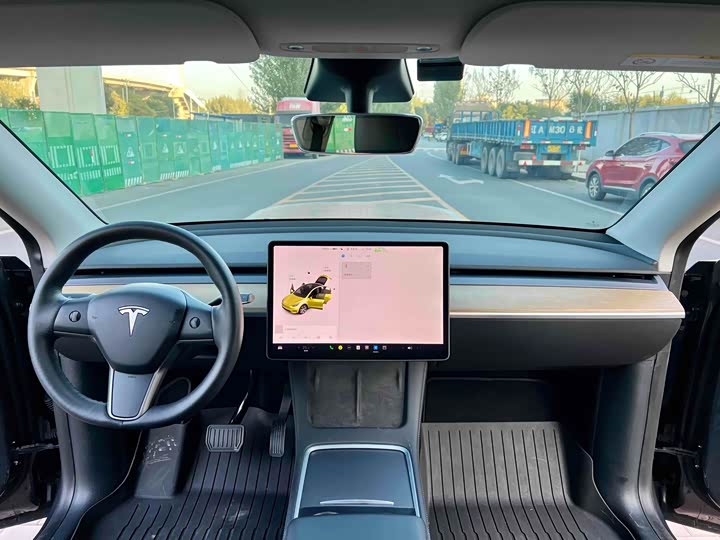 Фото 6 - Tesla Model Y