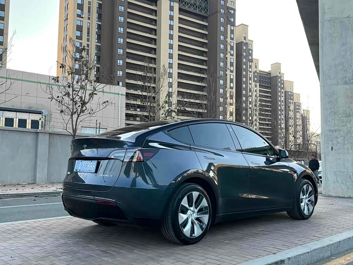 Фото 9 - Tesla Model Y