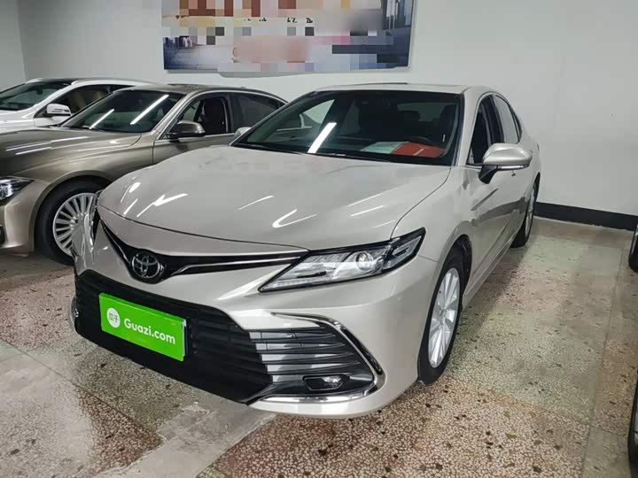 Фото 1 - Toyota Camry