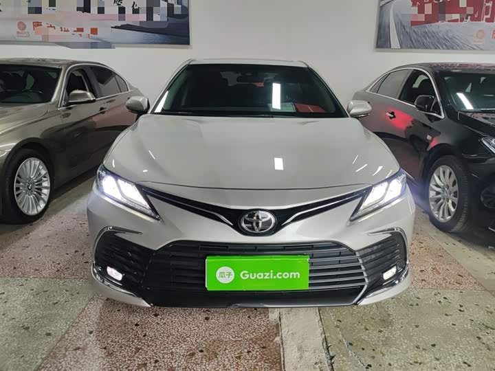 Фото 3 - Toyota Camry