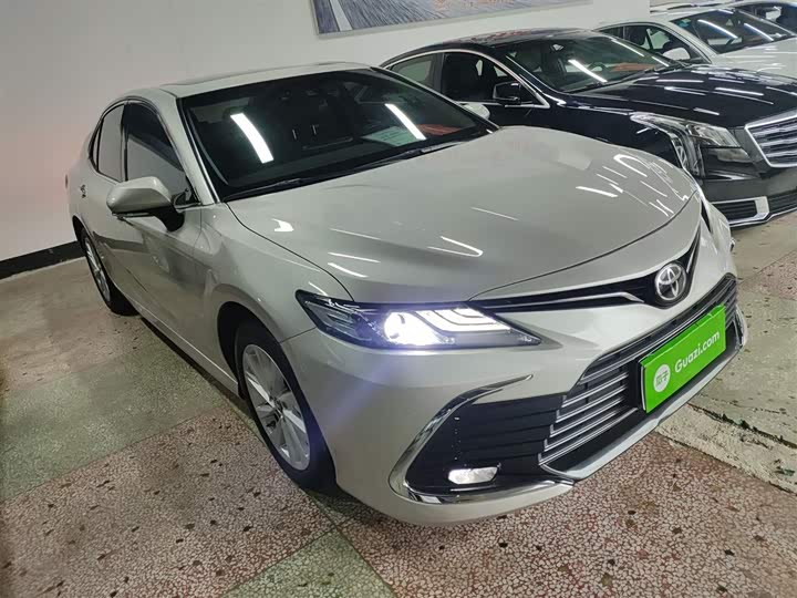 Фото 4 - Toyota Camry