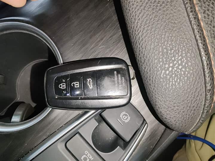 Фото 9 - Toyota Camry