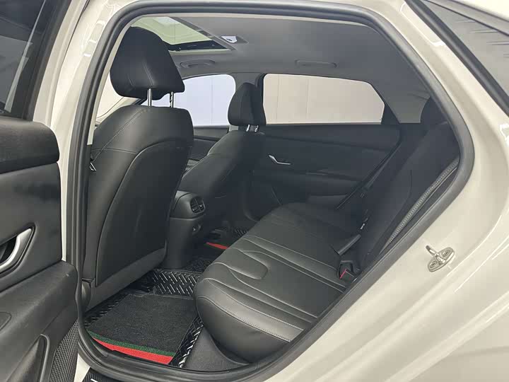 Фото 5 - Hyundai Elantra N line