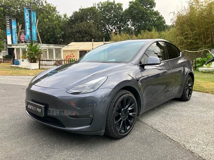 Фото 1 - Tesla Model Y