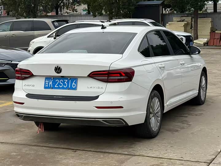 Фото 4 - Volkswagen Lavida